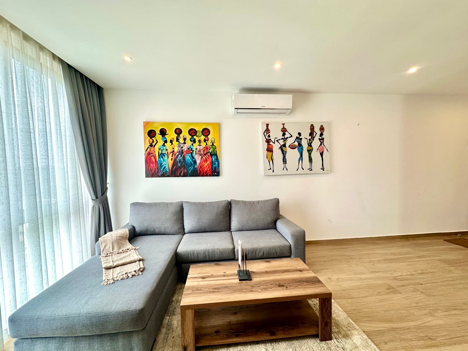 Kitchen and dining connection