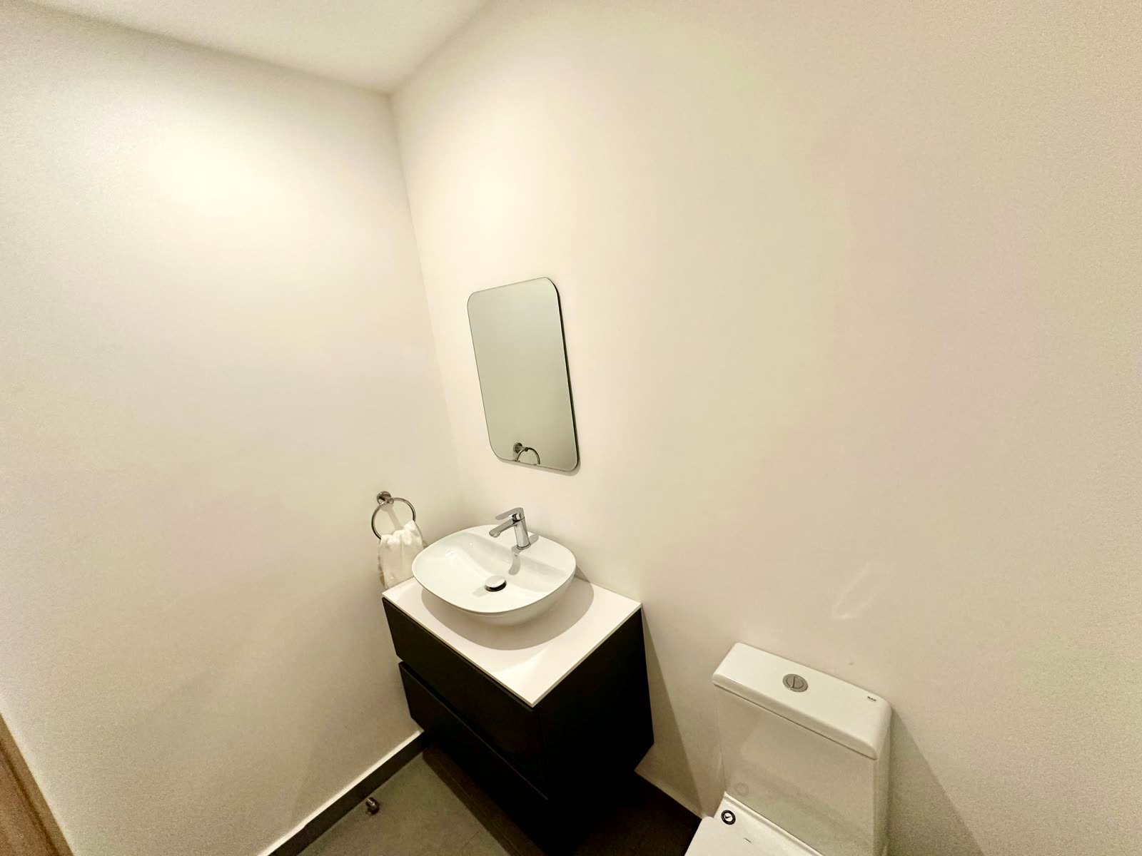 Bathroom vanity