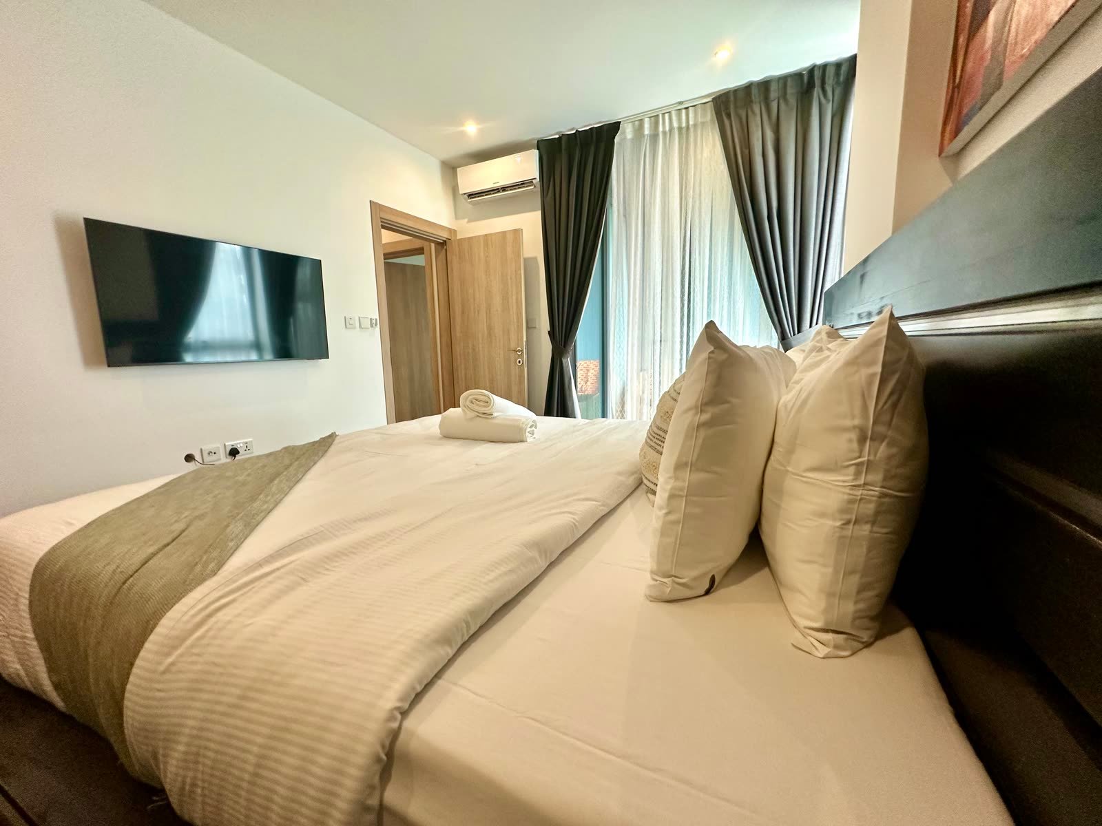 Bedroom layout and storage